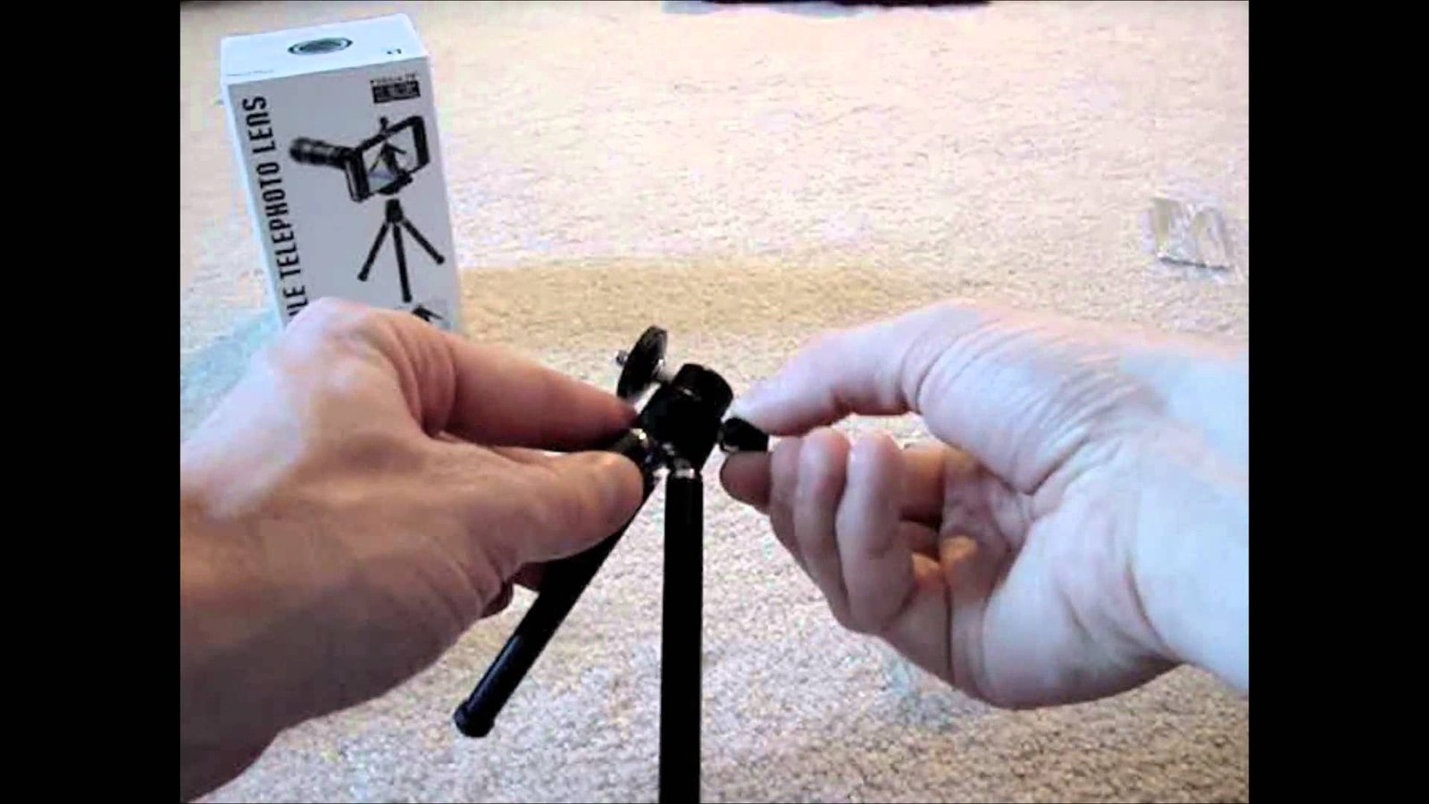 Mobile Telephoto Lens for the iPhone 5 Review [Video]