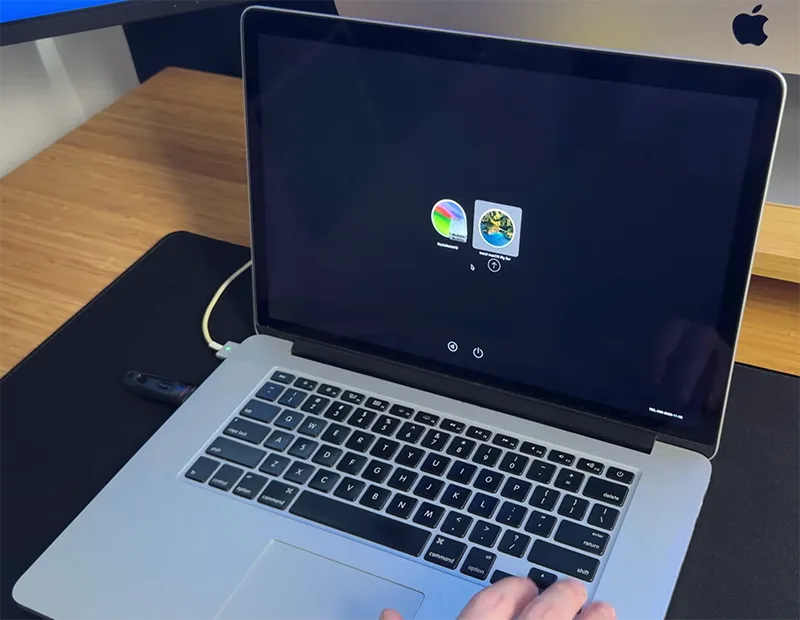Mac Startup Manager showing bootable installer
